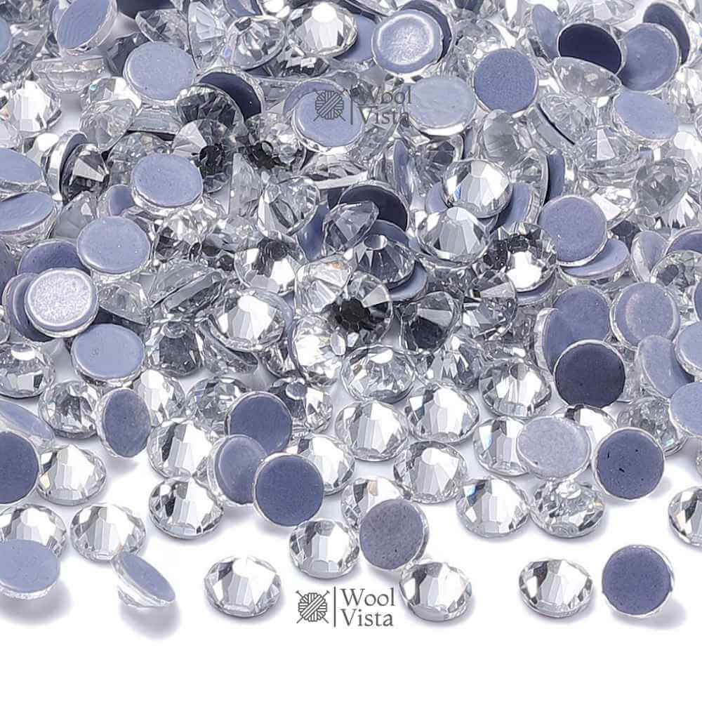 HIGH-QUALITY GOLDEN HOT FIX GLASS RHINESTONES WITH FLAT BACKS FOR CLOTHING EMBELLISHMENTS