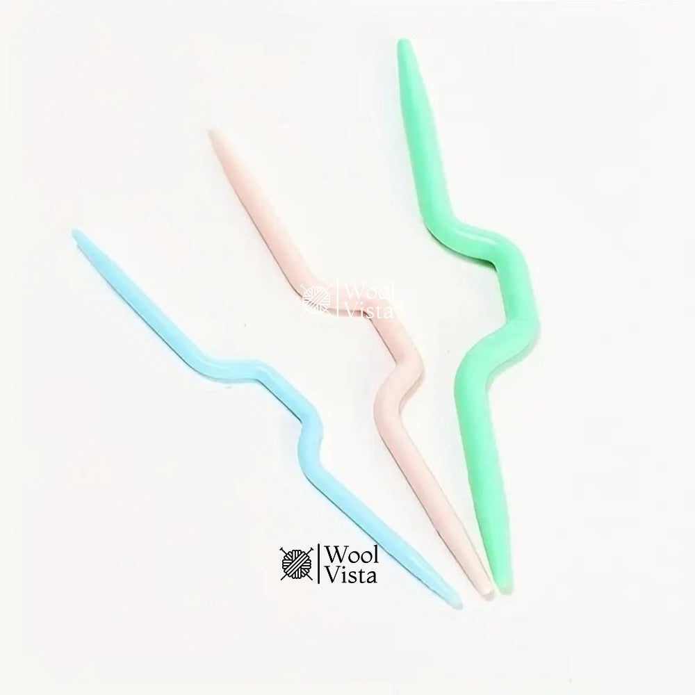 PLASTIC KNITTING CABLE NEEDLES - (PACK OF 3)