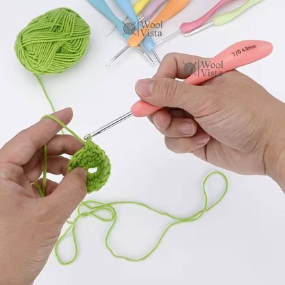 LARGE CROCHET HOOK SET (4.0–10.0MM) – 8PCS ERGONOMIC TPR HANDLE & ALUMINUM CROCHET NEEDLES FOR YARN, SWEATERS, HATS, GLOVES, SCARVES, BLANKETS & DIY HOME DECOR