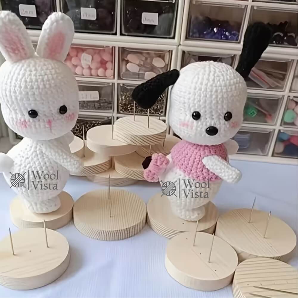 CROCHET DOLL DISPLAY BASE – WOODEN SUPPORT DECORATIVE STAND FOR FELTED ANIMALS, HANDMADE DOLLS, MINIATURE FIGURES & CRAFT DISPLAY