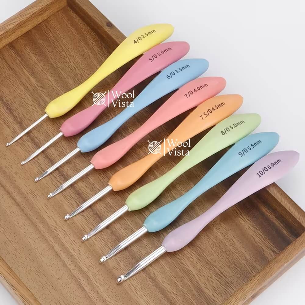 LARGE CROCHET HOOK SET (4.0–10.0MM) – 8PCS ERGONOMIC TPR HANDLE & ALUMINUM CROCHET NEEDLES FOR YARN, SWEATERS, HATS, GLOVES, SCARVES, BLANKETS & DIY HOME DECOR