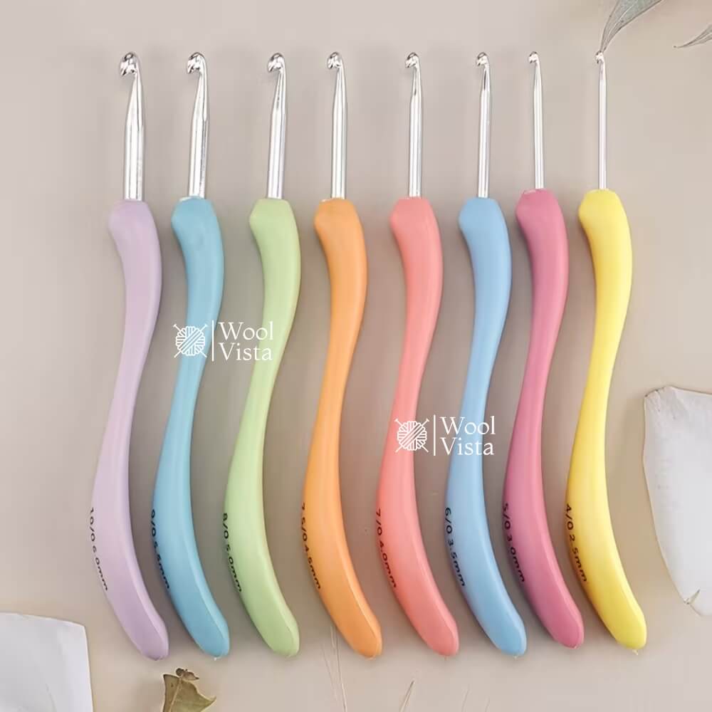 LARGE CROCHET HOOK SET (4.0–10.0MM) – 8PCS ERGONOMIC TPR HANDLE & ALUMINUM CROCHET NEEDLES FOR YARN, SWEATERS, HATS, GLOVES, SCARVES, BLANKETS & DIY HOME DECOR