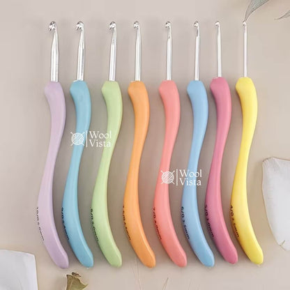 LARGE CROCHET HOOK SET (4.0–10.0MM) – 8PCS ERGONOMIC TPR HANDLE & ALUMINUM CROCHET NEEDLES FOR YARN, SWEATERS, HATS, GLOVES, SCARVES, BLANKETS & DIY HOME DECOR