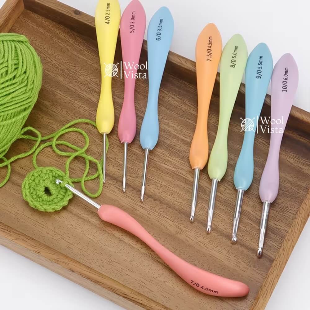 LARGE CROCHET HOOK SET (4.0–10.0MM) – 8PCS ERGONOMIC TPR HANDLE & ALUMINUM CROCHET NEEDLES FOR YARN, SWEATERS, HATS, GLOVES, SCARVES, BLANKETS & DIY HOME DECOR