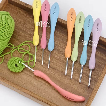 LARGE CROCHET HOOK SET (4.0–10.0MM) – 8PCS ERGONOMIC TPR HANDLE & ALUMINUM CROCHET NEEDLES FOR YARN, SWEATERS, HATS, GLOVES, SCARVES, BLANKETS & DIY HOME DECOR