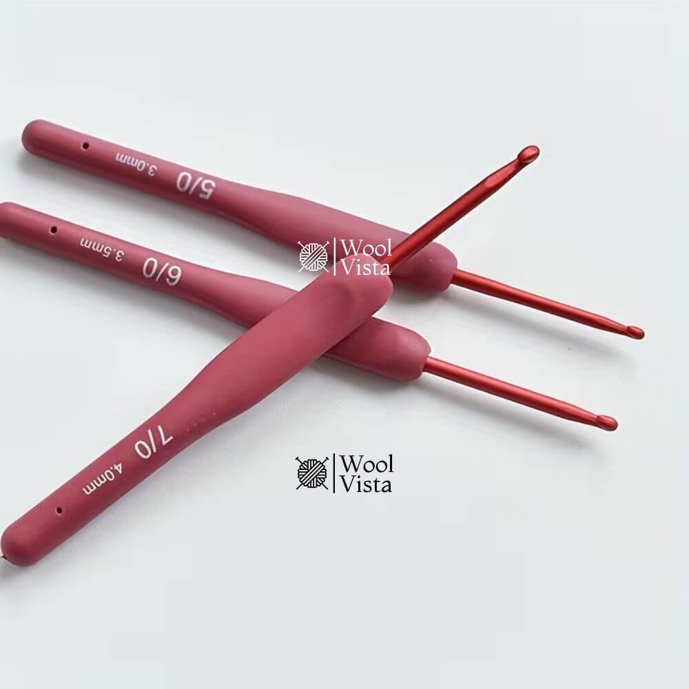 CLASSIC ERGONOMIC SOFT HANDLE CROCHET HOOK SET (10 PCS) – COMFORT GRIP CROCHET NEEDLES WITH MAROON CARRYING POUCH FOR DIY KNITTING & CROCHET PROJECTS