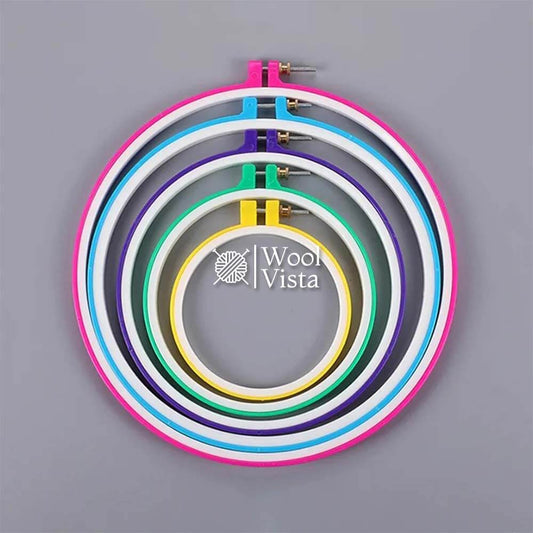ROUND PLASTIC EMBROIDERY HOOPS