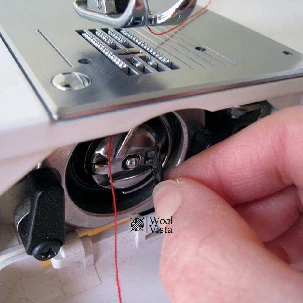 IRON BOBBINS FOR INDUSTRIAL SEWING MACHINES – DURABLE & HIGH-PRECISION (12 PIECES)