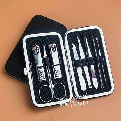 PROFESSIONAL MANICURE AND PEDICURE SET