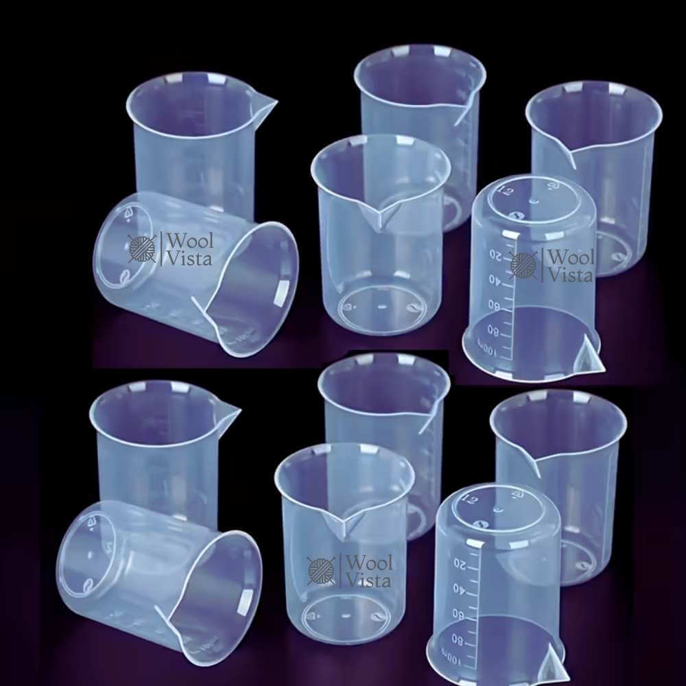 TRANSPARENT PLASTIC MEASURING CUP – DURABLE PORTABLE BEAKER WITH CLEAR SCALE, AVAILABLE IN MULTIPLE CAPACITIES